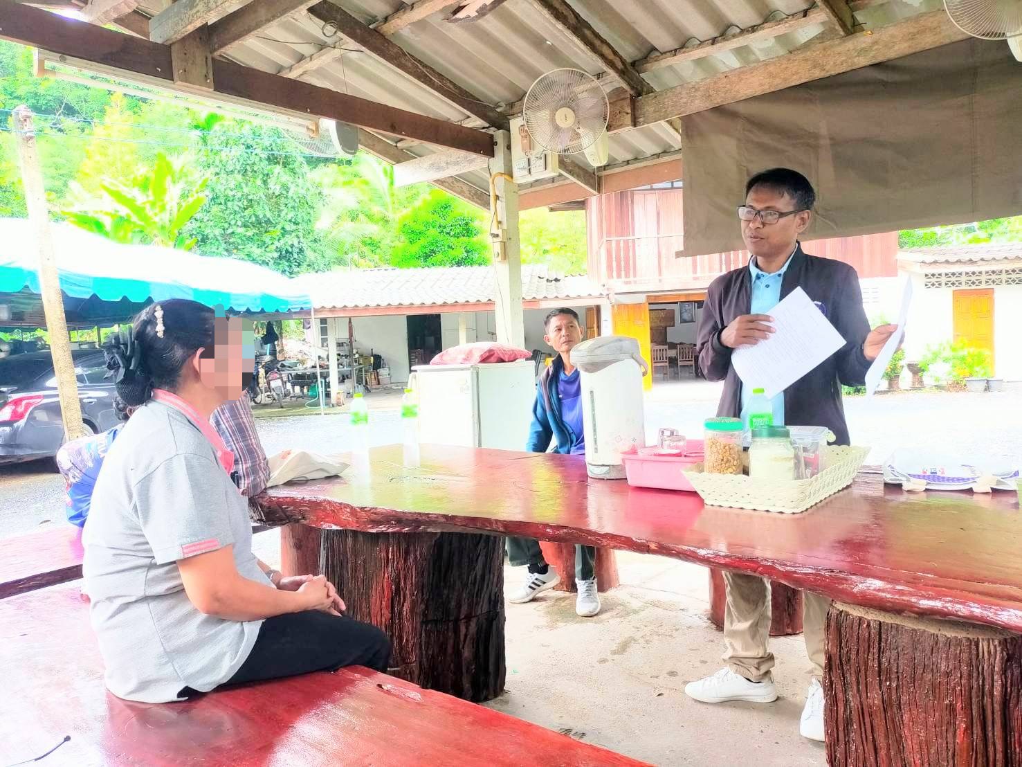 พช.กาญจนดิษฐ์ ลงพื้นที่ติดตามโครงการแก้ไขปัญหาความยากจน (กข.คจ.) บ้านเขาแก้ว