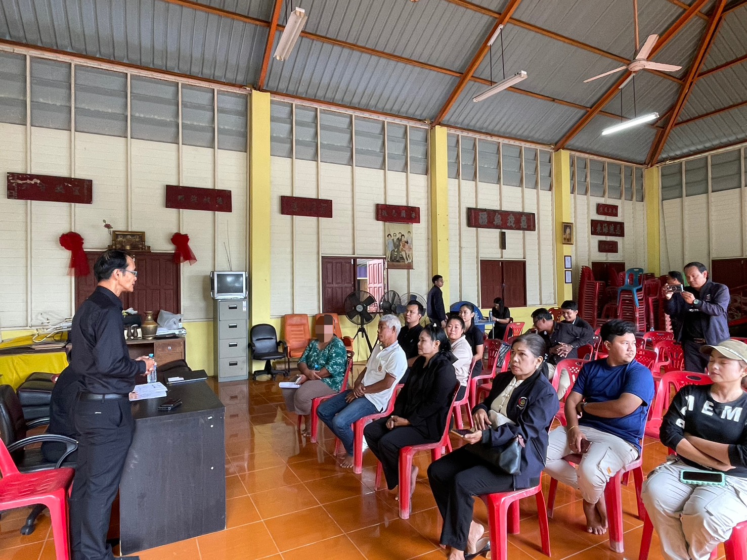 “ปฏิบัติการลดหนี้!”พัฒนาการจังหวัดสุราษฎร์ธานี นำทัพ สพอ.กาญจนดิษฐ์ ลงพื้นที่ปลดล็อกหนี้กองทุนพัฒนาบทบาทสตรี